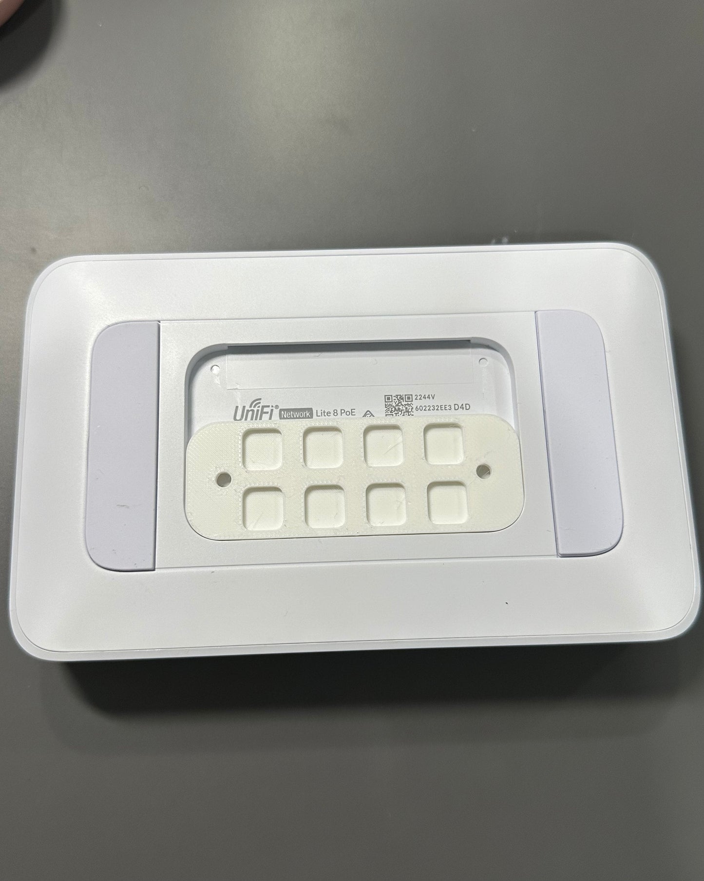 UniFi Lite 8 and 16 Port PoE Mounting Plate
