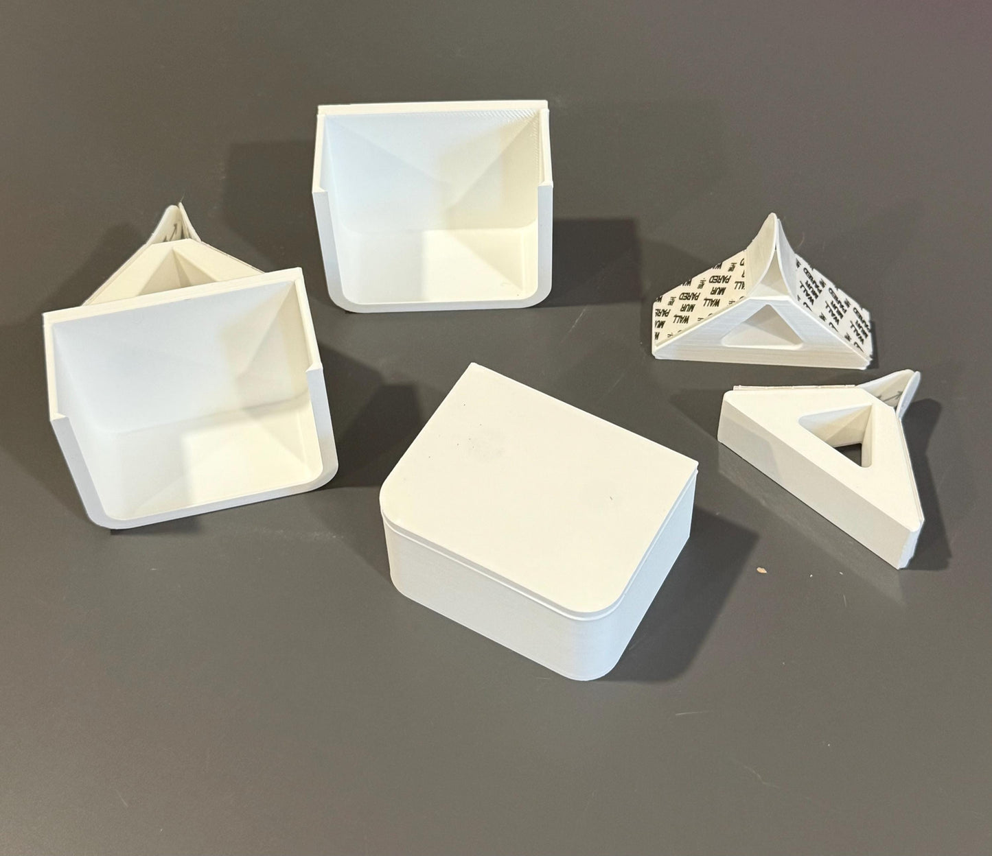 Hue Motion Sensor Multi-Mount – Magnetic Mount for Versatile Placement