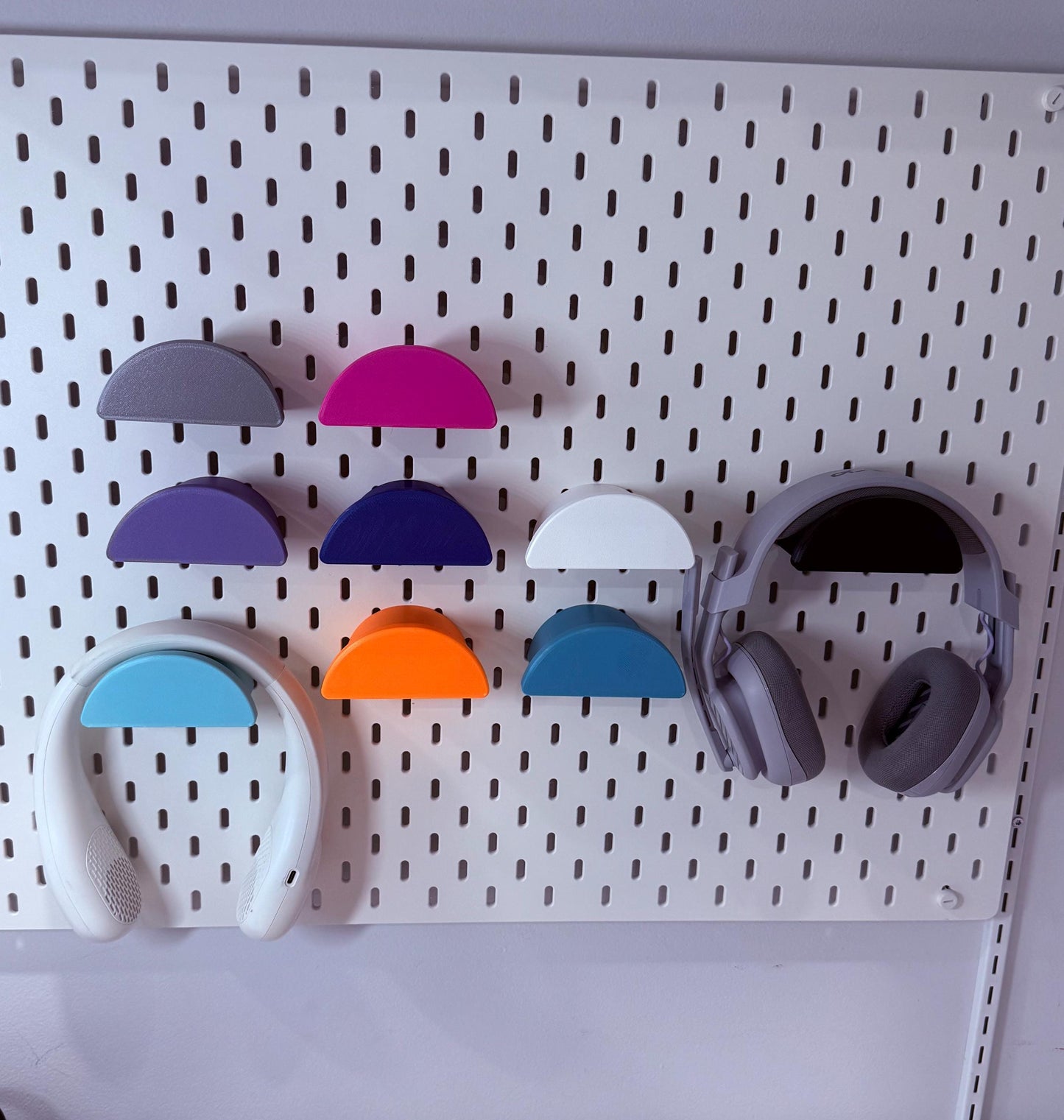 SKÅDIS Headset Holder with Magnetic Secret Compartment