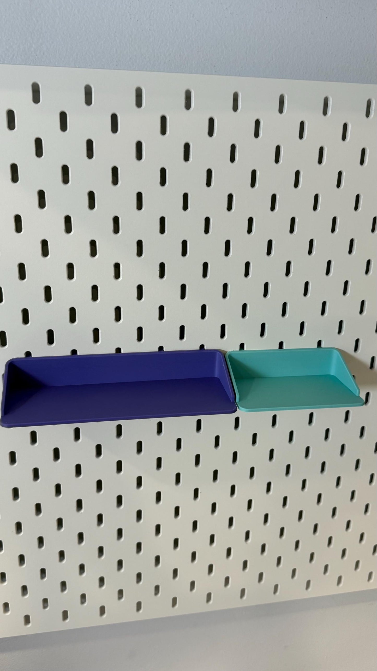 SKÅDIS One-Piece Shelf – Modular Pegboard Shelf with Built-In Hooks | 3D Printed in Multiple Sizes & Depths