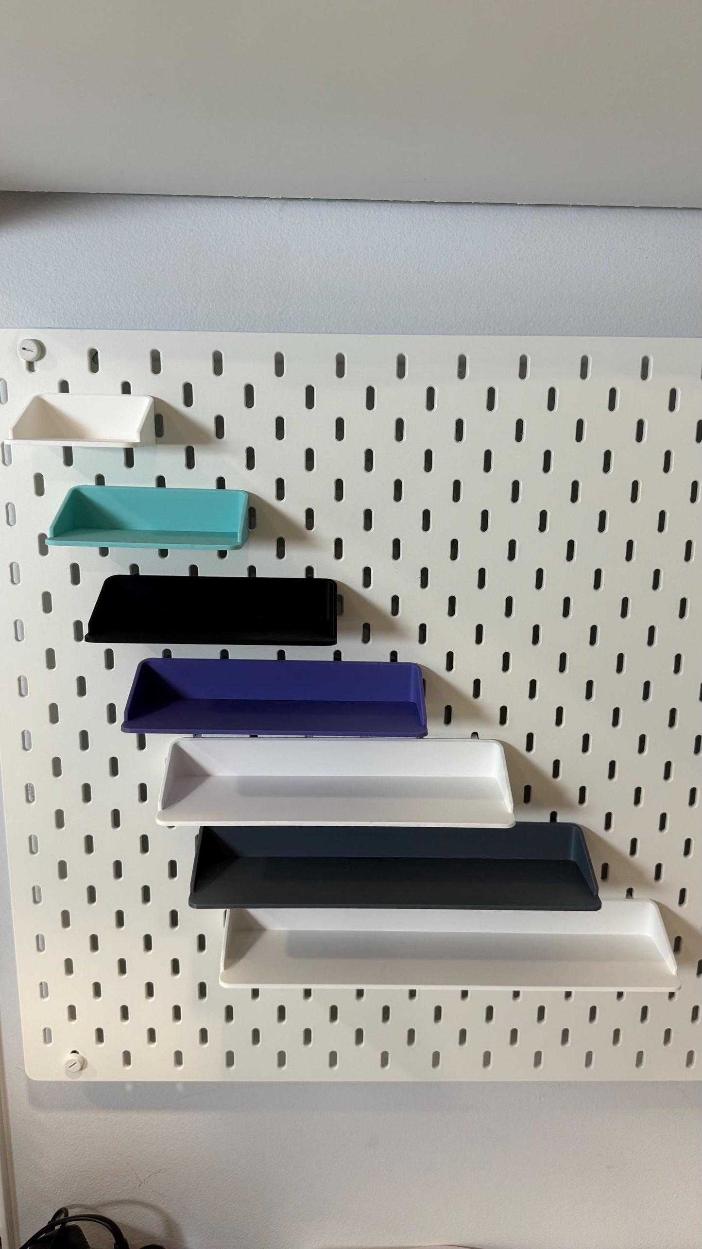 SKÅDIS One-Piece Shelf – Modular Pegboard Shelf with Built-In Hooks | 3D Printed in Multiple Sizes & Depths