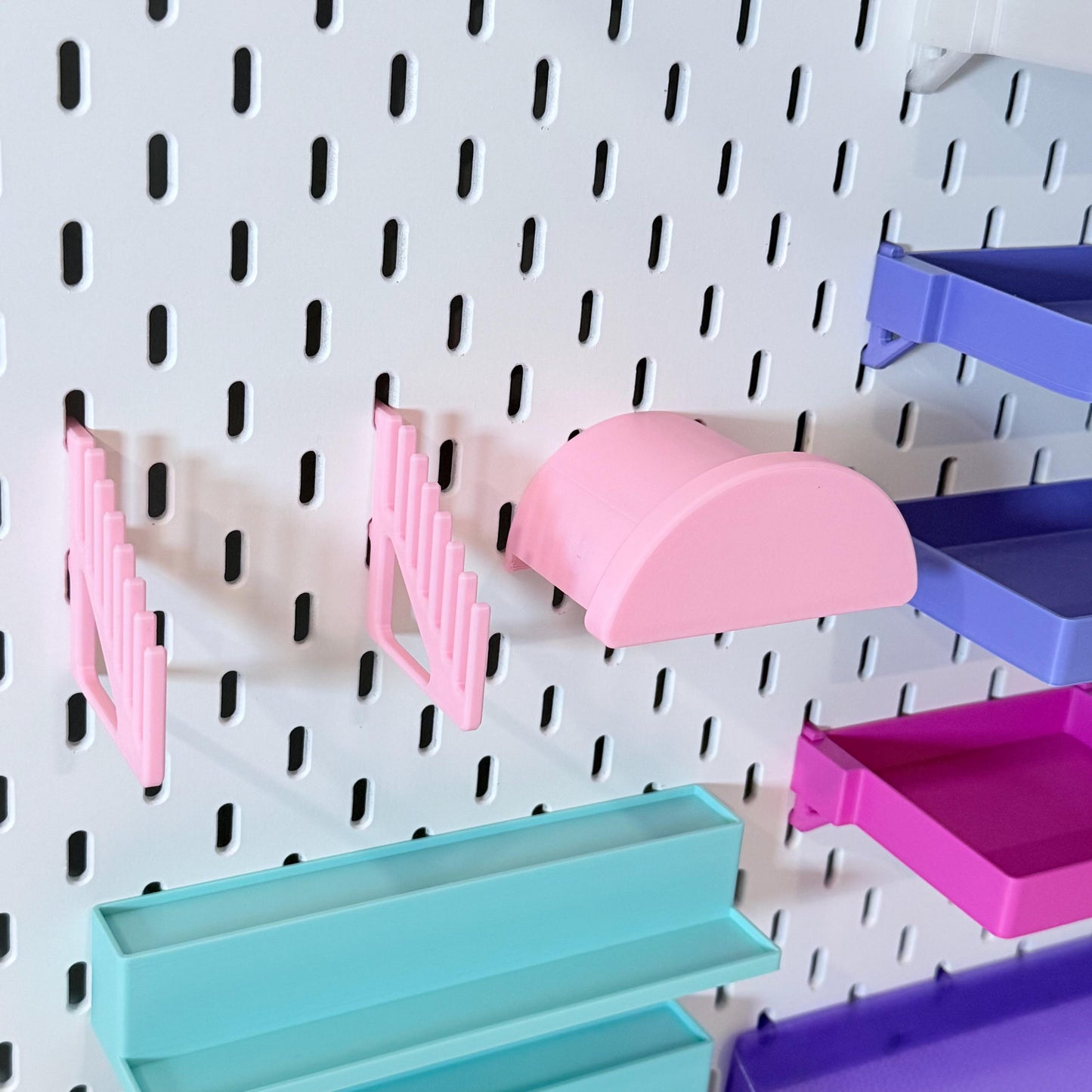 SKÅDIS Headset Holder - 3D Printed Wall Mount for Gaming Setup, Office, Headphones - Pegboard - 30+ Colors