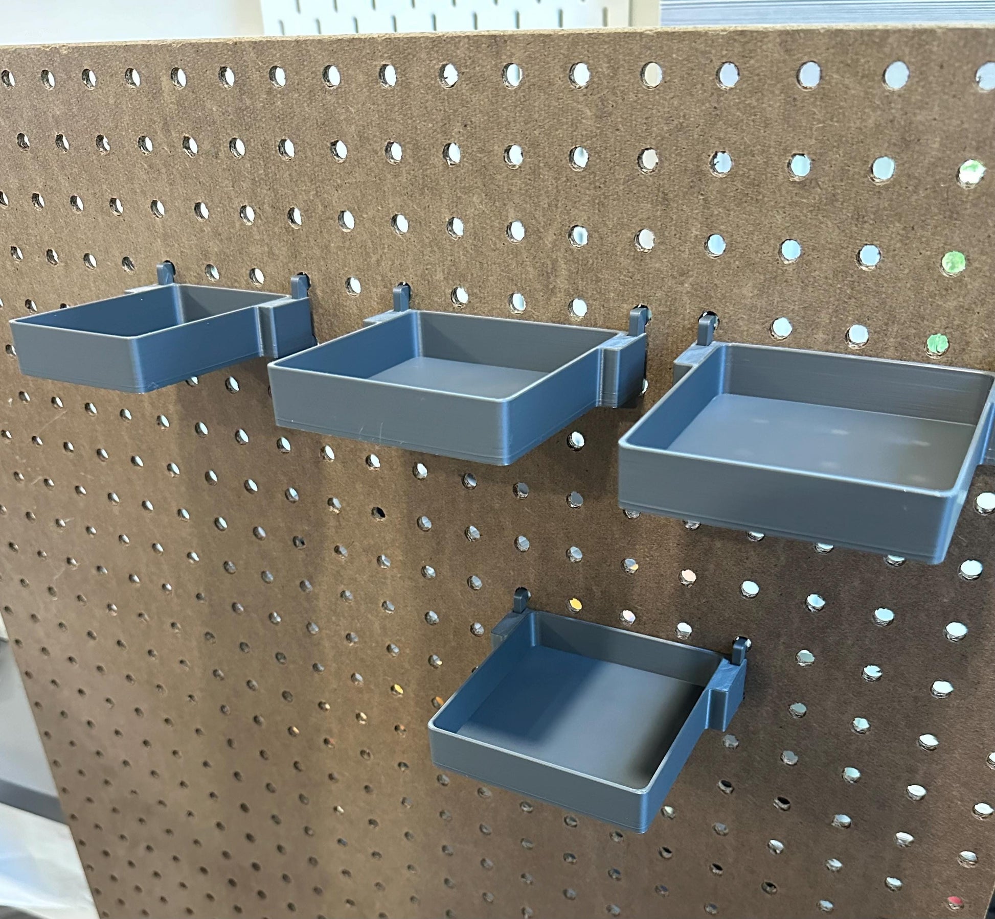 1/4" Pegboard Accessories Outlet | Discounted Shelves Bins Organizers | Misprints & Samples
