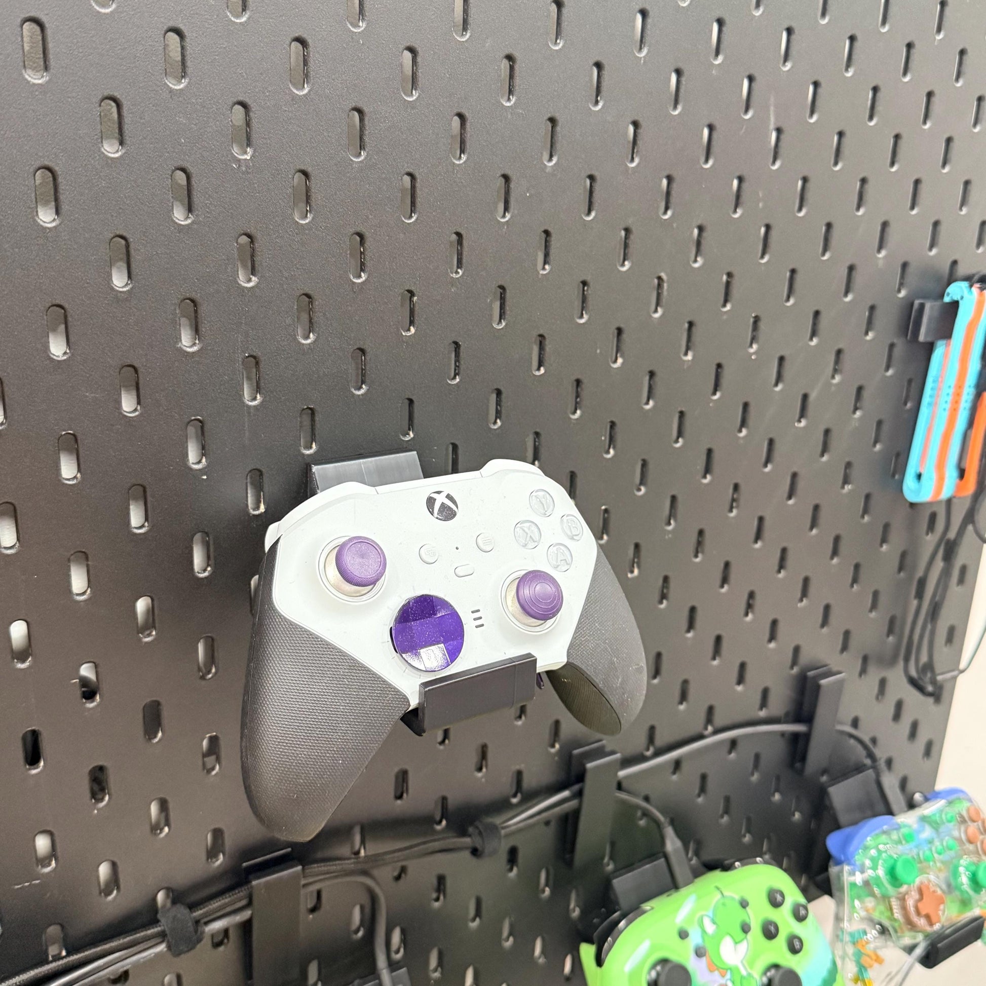 Controller Mount for IKEA SKÅDIS Pegboard - 3D Printed Wall Holder for Xbox, Playstation, Switch Pro - 30+ Colors