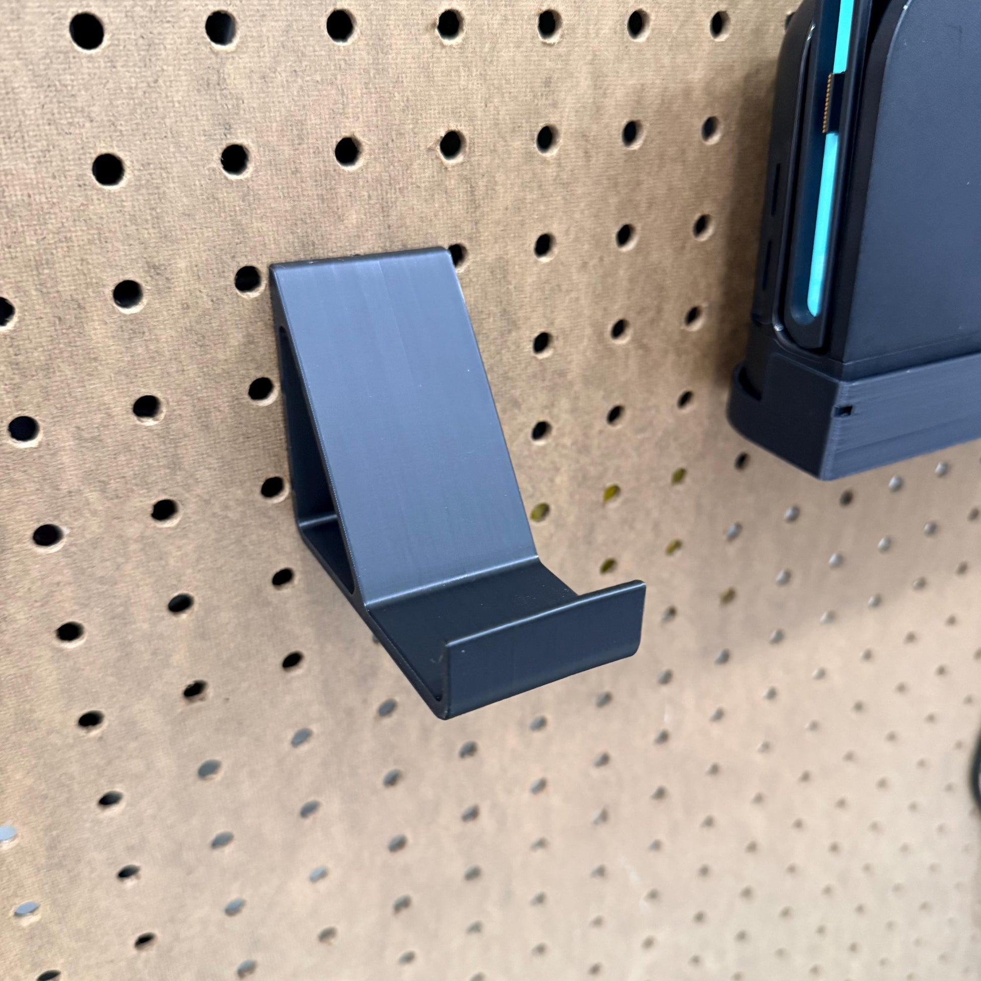 Controller Mount for 1/4” Pegboard – Single or Double – Fits Xbox, PS5, Switch