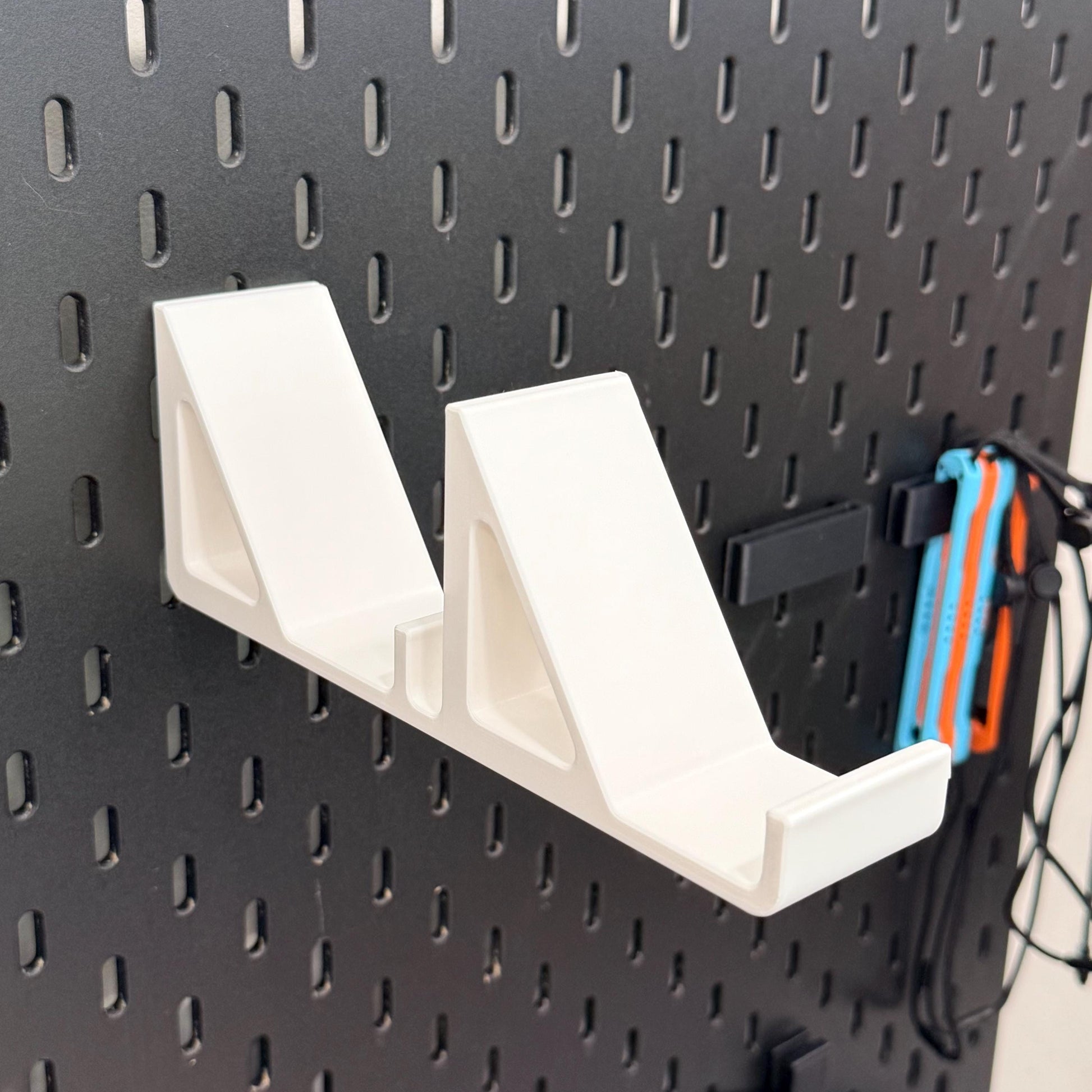 Controller Mount for IKEA SKÅDIS Pegboard - 3D Printed Wall Holder for Xbox, Playstation, Switch Pro - 30+ Colors