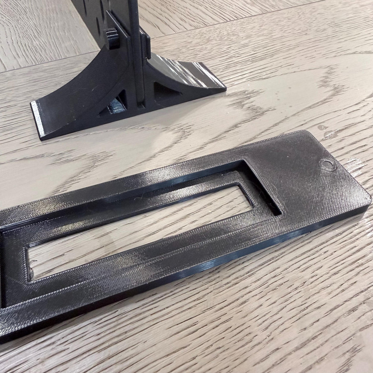 SKÅDIS Free-Standing Feet for IKEA Pegboard - 3D Printed Desktop Stand Attachment for Display, Crafts, Office
