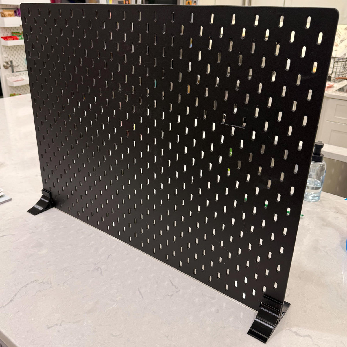 SKÅDIS Free-Standing Feet for IKEA Pegboard - 3D Printed Desktop Stand Attachment for Display, Crafts, Office