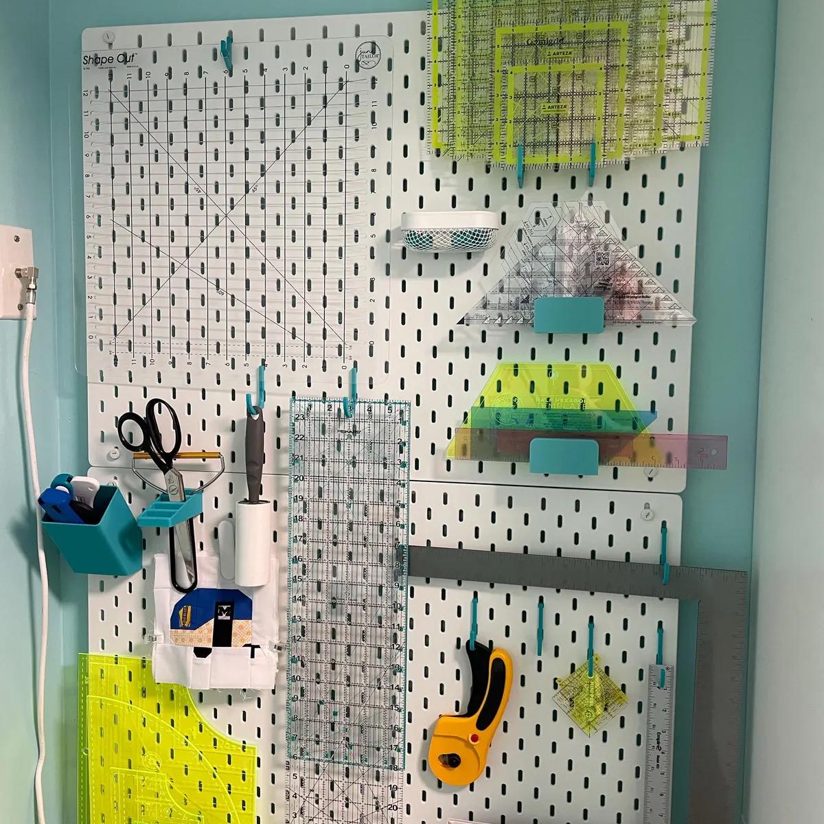 Slanted Pencil Container for IKEA SKÅDIS Pegboards - 3D Printed Pen and Marker Holder - Desk and Craft Room Organizer - 30+ Colors